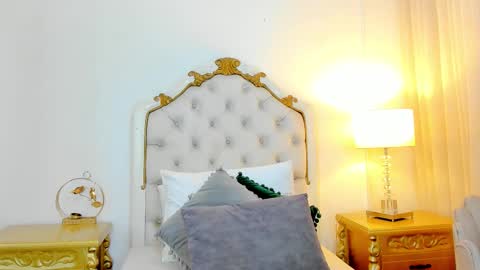 miss vivienne online show from January 17, 2026, 3:00 am