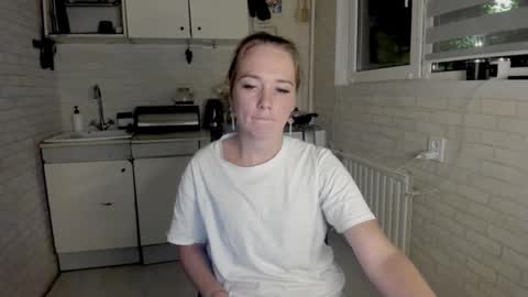 miss_you20 online show from September 12, 2025, 9:26 pm
