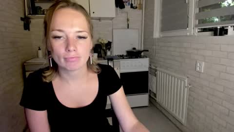 miss_you20 online show from September 14, 2025, 7:13 pm