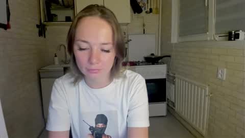 miss_you20 online show from October 22, 2025, 9:14 pm