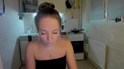 miss_you20 online show from October 24, 2025, 7:54 pm