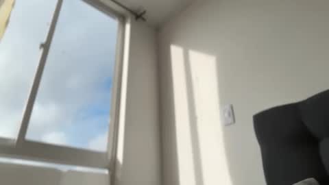 Ameliahs online show from November 19, 2025, 12:27 pm