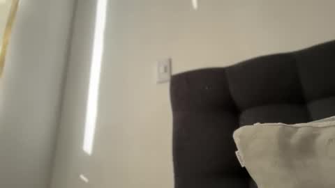 Ameliahs online show from December 1, 2025, 12:10 pm