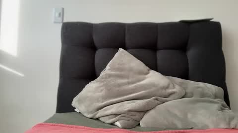 Ameliahs online show from December 2, 2025, 11:48 am