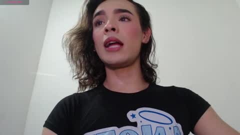 Snapshot of missarii28 chatting on May 20, 2026, 8:37 pm Mis Ari online show from May 20, 2026, 8:37 pm