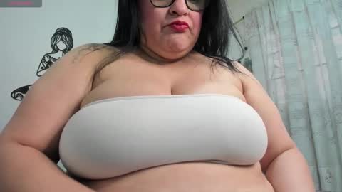 BARBARA follow me instagran missbarbieho  online show from December 18, 2025, 3:29 pm