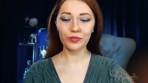 Snapshot of missbeverlymills chatting on April 22, 2026, 6:42 pm The divine Beverly online show from April 22, 2026, 6:42 pm