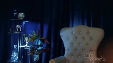 Snapshot of missbeverlymills chatting on April 30, 2026, 4:41 am The divine Beverly online show from April 30, 2026, 4:41 am