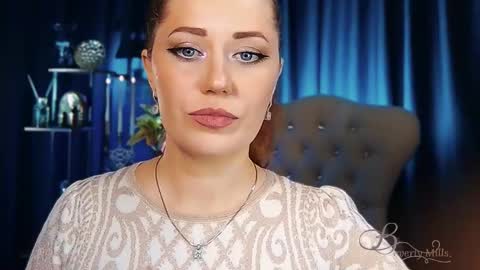 Snapshot of missbeverlymills chatting on May 5, 2026, 8:44 am The divine Beverly online show from May 5, 2026, 8:44 am