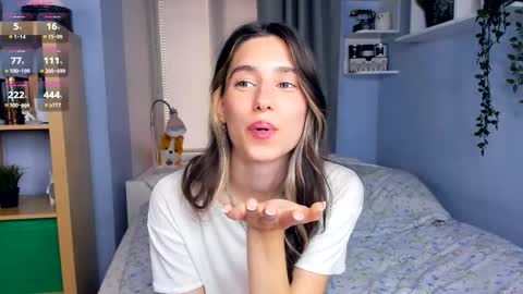 Snapshot of misschaotic_ chatting on September 26, 2025, 7:34 am Shelley online show from September 26, 2025, 7:34 am