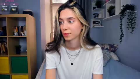 Snapshot of misschaotic_ chatting on September 30, 2025, 7:35 am Shelley online show from September 30, 2025, 7:35 am