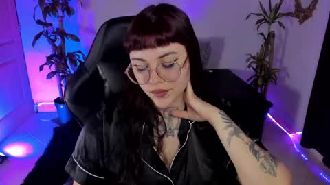 Missy Charlottte.  Hey remember to give me a thumbs up ty online show from March 5, 2025, 4:34 am