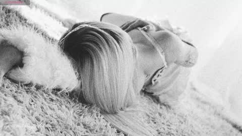 Chloe freelance model Please your thumbs up are important  online show from November 29, 2025, 11:30 pm