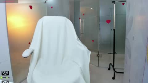 Miss Domina online show from January 14, 2026, 3:56 am