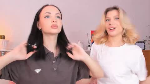 Snapshot of misseliss chatting on November 26, 2025, 9:21 am Hello dear my name Elisa online show from November 26, 2025, 9:21 am