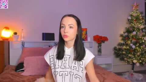 Snapshot of misseliss chatting on December 17, 2025, 9:54 pm Hello dear my name Elisa online show from December 17, 2025, 9:54 pm