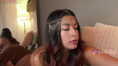 Yuliana online show from May 15, 2026, 11:17 am