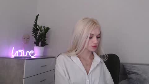 EMMA online show from January 30, 2025, 8:42 pm