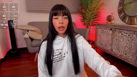 Snapshot of missesmeralda chatting on February 14, 2025, 11:21 am Julieta Arboleda but i like call me esme online show from February 14, 2025, 11:21 am