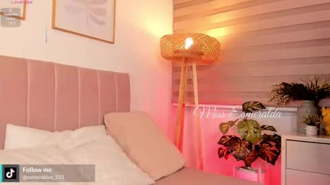 Snapshot of missesmeralda chatting on September 25, 2025, 9:51 pm Julieta Arboleda   but i like call me esme online show from September 25, 2025, 9:51 pm