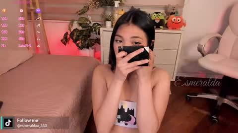 Snapshot of missesmeralda chatting on October 17, 2025, 9:50 pm Julieta Arboleda   but i like call me esme online show from October 17, 2025, 9:50 pm