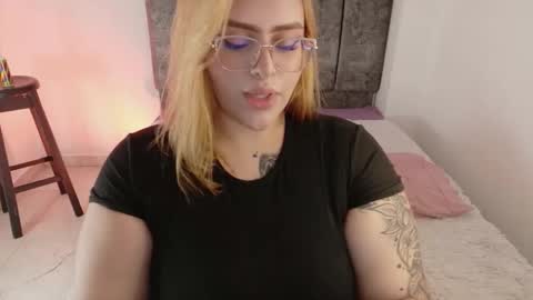 missevans_ online show from April 1, 2026, 3:09 pm