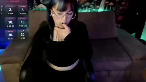 Luna online show from September 27, 2025, 1:32 am