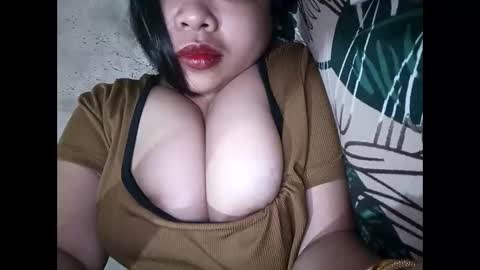 Missi online show from November 6, 2025, 7:26 pm