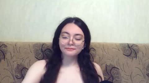 missis mona online show from September 13, 2025, 11:32 am