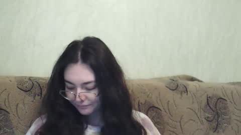 missis mona online show from April 22, 2026, 8:28 am