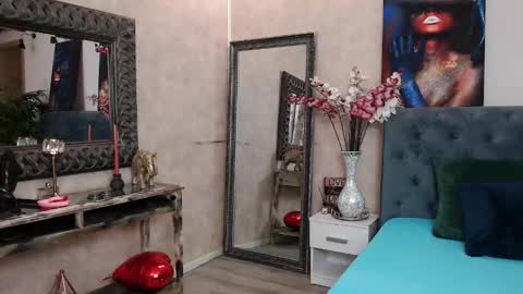 missjuliax online show from December 30, 2024, 6:42 am