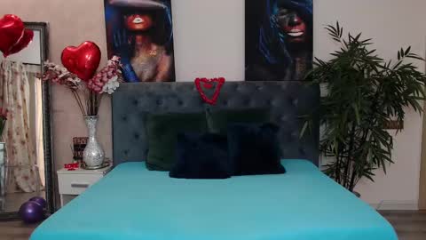 missjuliax online show from February 20, 2025, 5:55 am