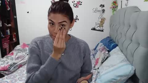misskarol18 online show from January 18, 2025, 2:44 pm