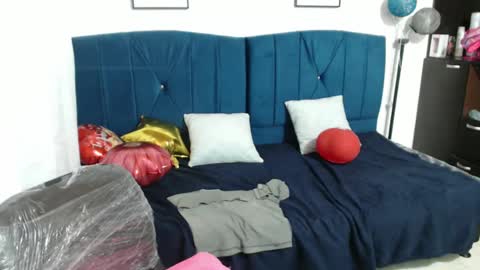 misskarol18 online show from February 13, 2025, 7:31 pm