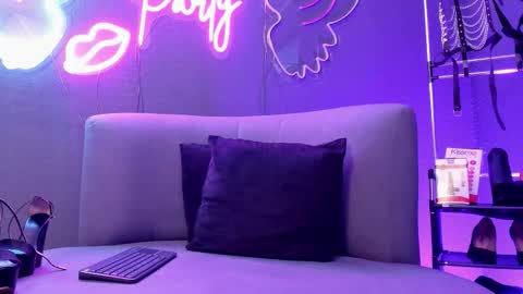 misskathyfox online show from October 29, 2025, 4:42 pm