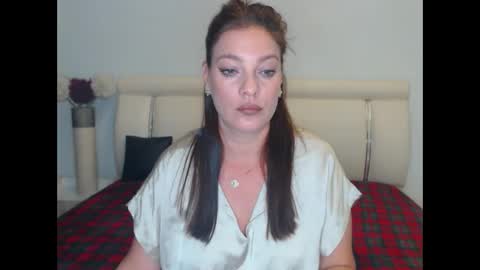 Khloe online show from September 28, 2025, 5:51 pm