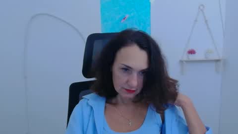 Christina online show from December 5, 2025, 12:25 pm