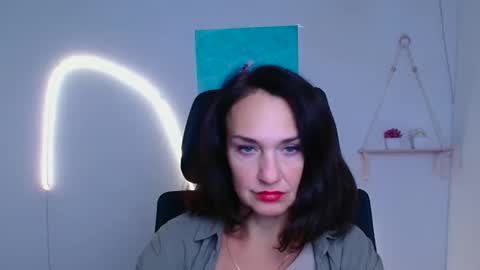 Christina online show from December 18, 2025, 12:22 pm