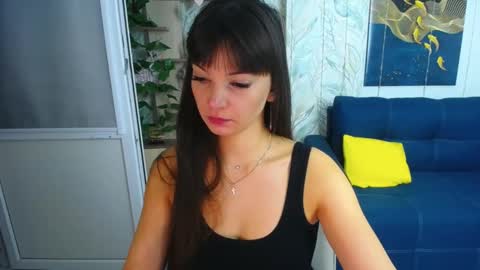 MissLaura online show from October 28, 2025, 6:28 am