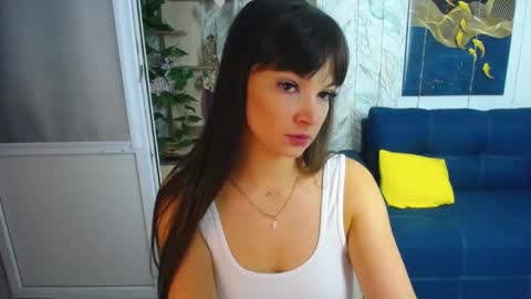 MissLaura online show from November 2, 2025, 6:38 am