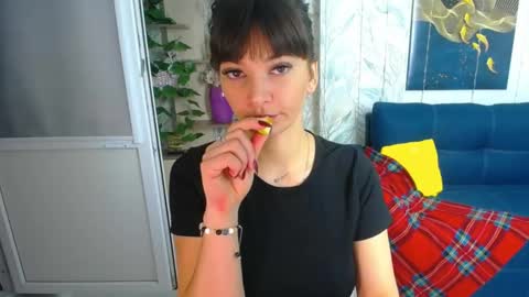 MissLaura online show from December 23, 2025, 7:17 am