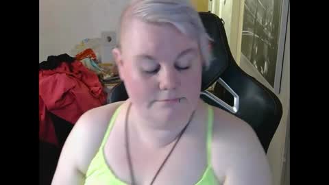 Snapshot of misslj90 chatting on April 22, 2026, 9:16 pm misslj90 online show from April 22, 2026, 9:16 pm