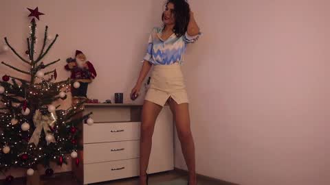 Lullu online show from December 29, 2024, 4:48 am