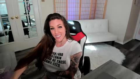 Snapshot of misslusciousxox chatting on February 8, 2025, 6:01 pm MissLuscious online show from February 8, 2025, 6:01 pm