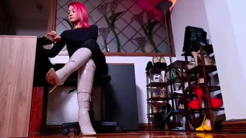 Im Valentina  online show from June 17, 2026, 2:47 am