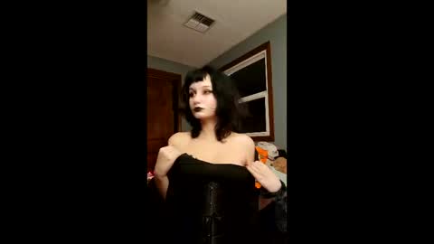 missmacabre666 online show from January 17, 2026, 6:18 am