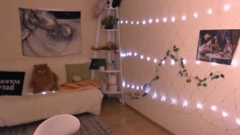 Li  online show from December 5, 2025, 3:09 pm