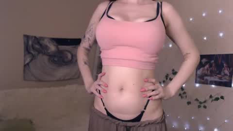 Snapshot of missmelons_ chatting on April 16, 2026, 2:18 pm Li online show from April 16, 2026, 2:18 pm