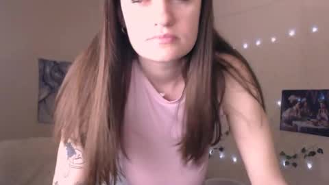Snapshot of missmelons_ chatting on May 7, 2026, 2:33 pm Li online show from May 7, 2026, 2:33 pm