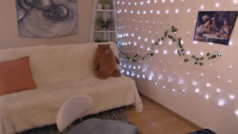 Snapshot of missmelons_ chatting on May 10, 2026, 7:46 am Li online show from May 10, 2026, 7:46 am